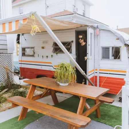 80S Surf Camper In Rockaway Beach